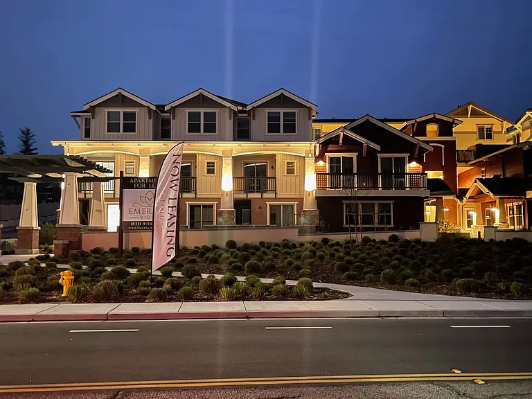 Emerald Ridge Apartments — Photo 1