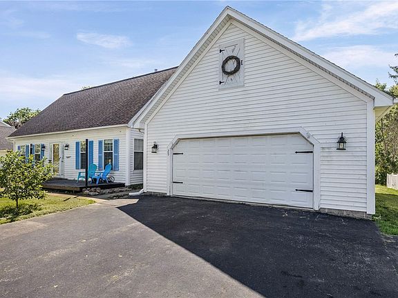 4th image of 29 Forest Glen Dr