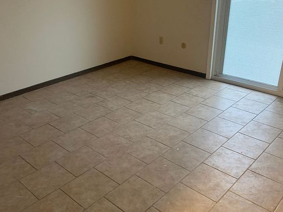 5th image of 1264-1271 Cedar St #2B-1BA-1060SQFT