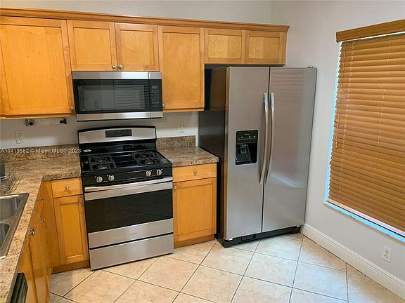 3rd image of 10911 Jewel Box Ln