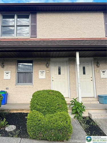 1532 N New St #B Photo 1