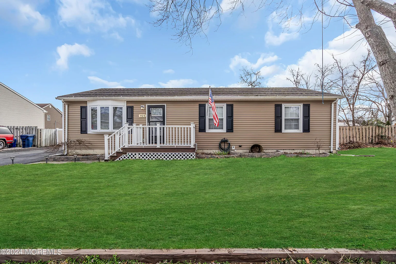 925 Tiller Avenue photo 1