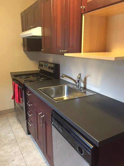 2nd image of 3557 Linwood Ave