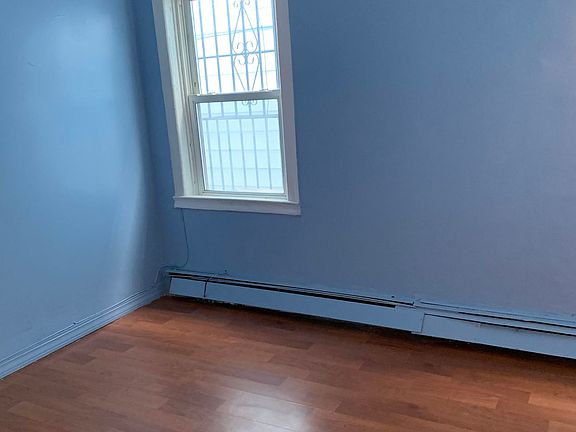 5th image of 90-31 180th St #1