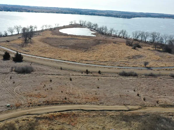 6097 Point Dr, Madison, SD 57042