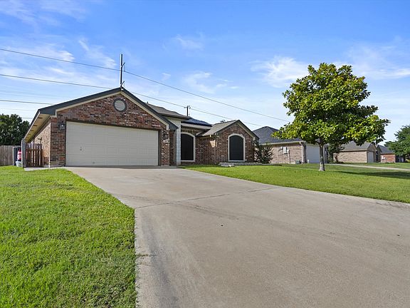 2nd image of 418 Canoe Dr