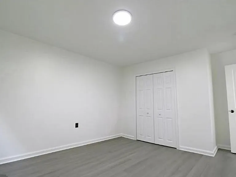 511 Corinthian Ave #B — Photo 2