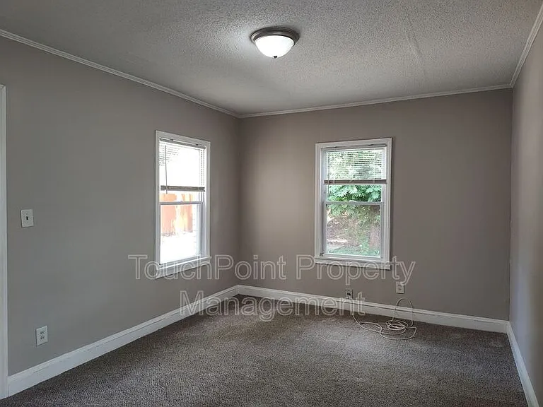 1405 Shamrock Dr — Photo 15