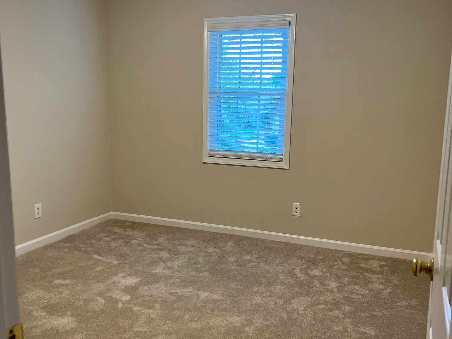 3 bed, 1336 sqft, $2,200 — Photo 4