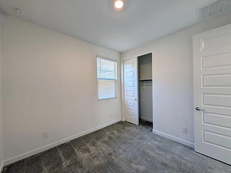 9509 W Sells Dr — Photo 19