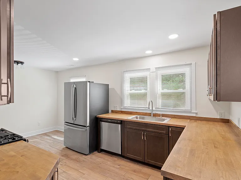 64 Druid Dr — Photo 5