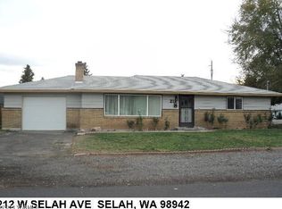 212 W Selah Ave, Selah, WA 98942