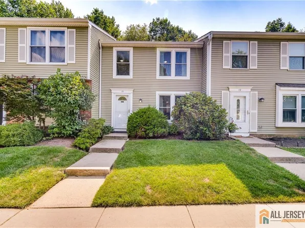 13 Aspen Ct, Monmouth Junction, NJ 08852
