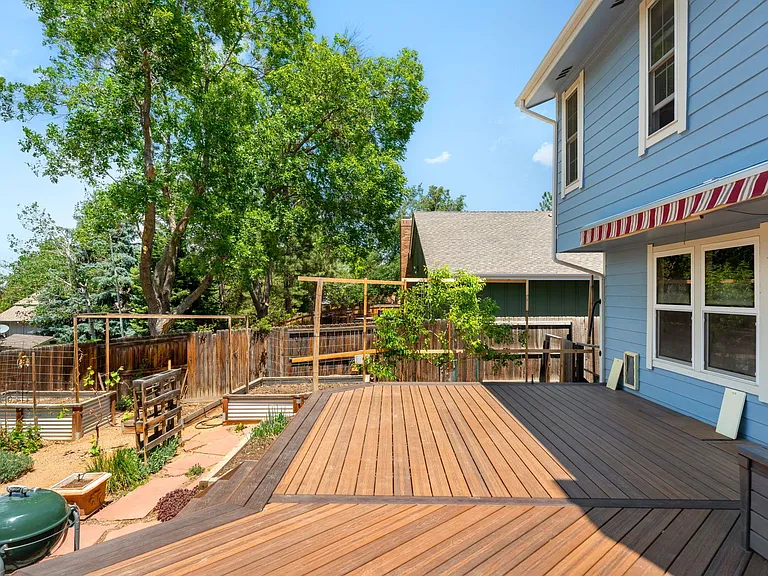 10217 Julian St — Photo 38