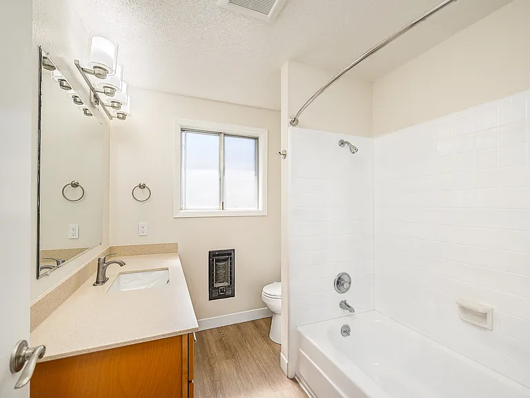 Hopkins Horizon Apartments — Photo 12