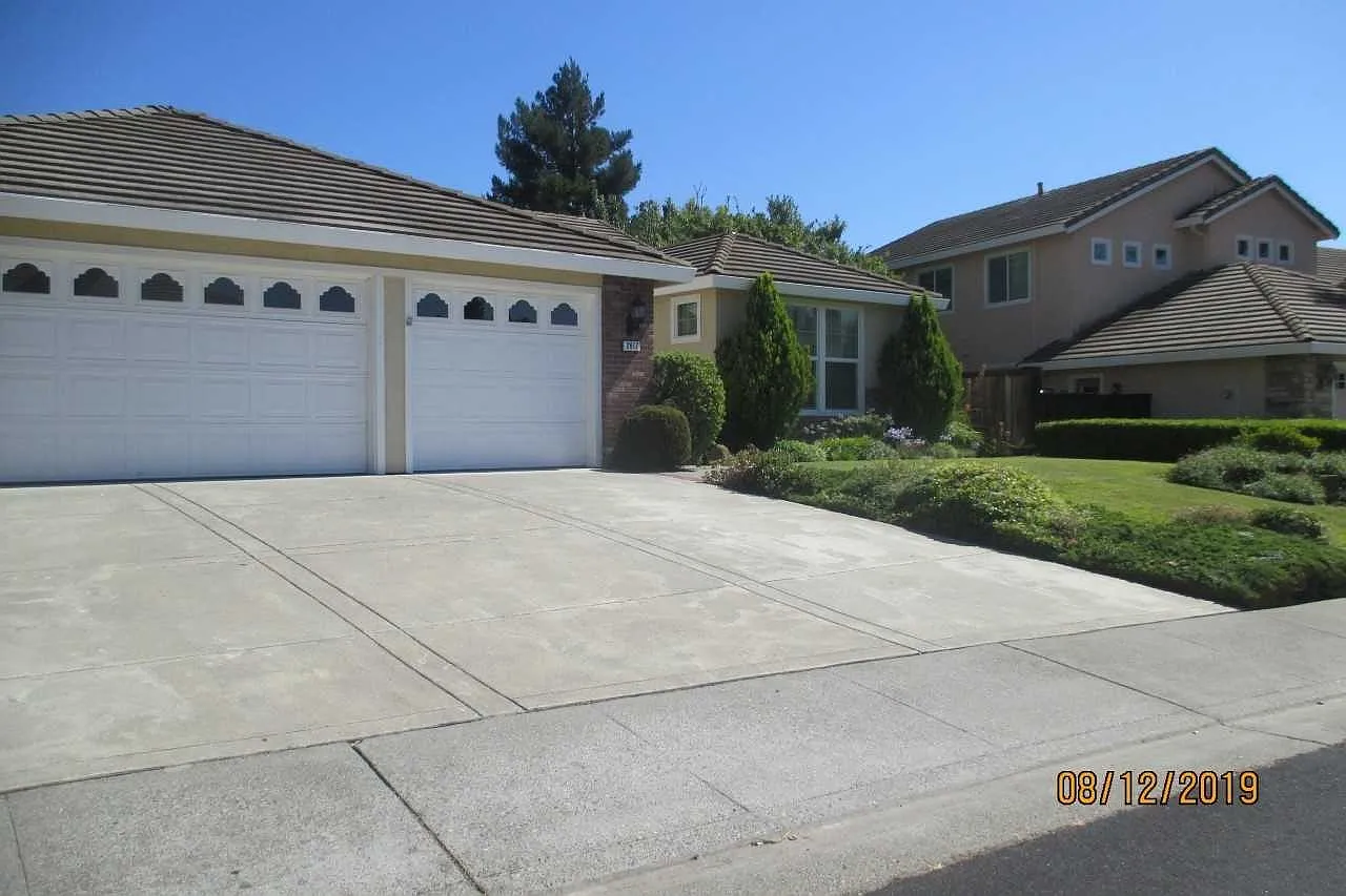 2817 Watson Ct photo 1