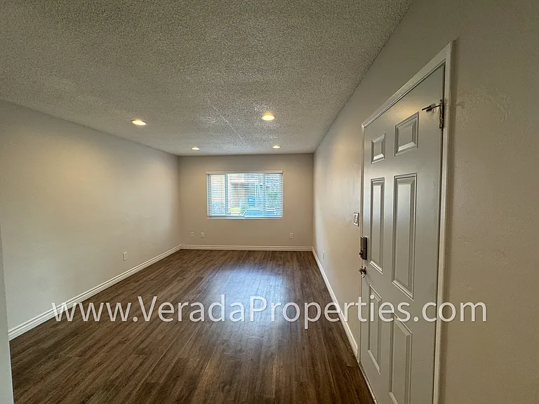 3832 Albatross St #B — Photo 21