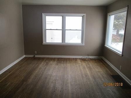 2nd image of 2913 Sherman St