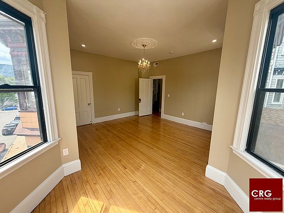 4th image of 430 Meridian St APT 2