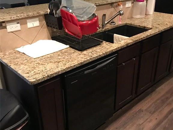 3rd image of 3010 Briscoe Dr
