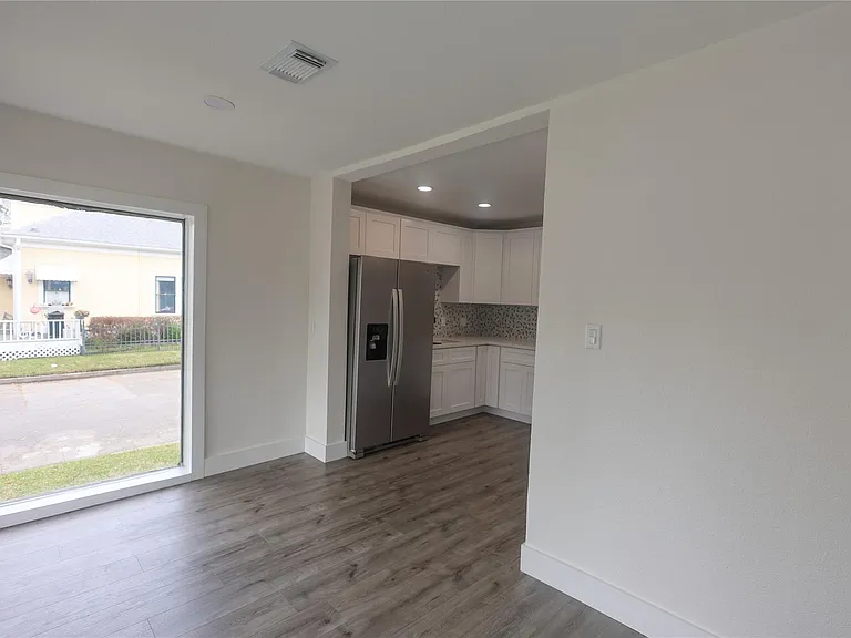 602 Higgins St — Photo 15