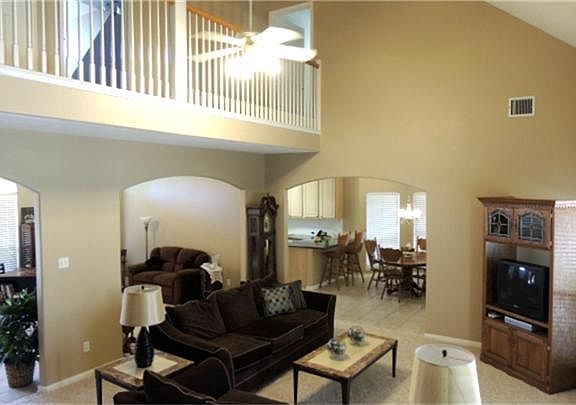 3rd image of 2706 Victory Ln