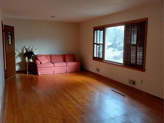 4th image of 1803 Hasty Rd