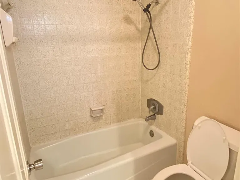 4714 N Cashel Cir — Photo 9