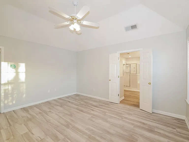 25 Oakland Woods Cv — Photo 11