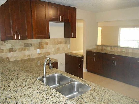 2nd image of 8821 S Bermuda Dr