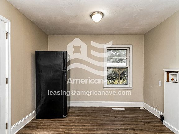 35005_003_dining_room_4.jpg