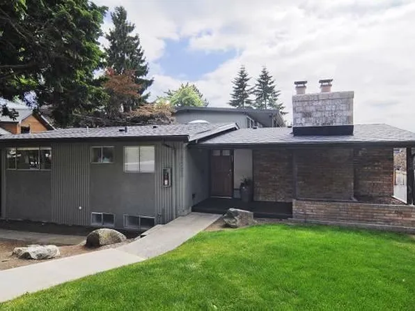 9933 NE 1st St, Bellevue, WA