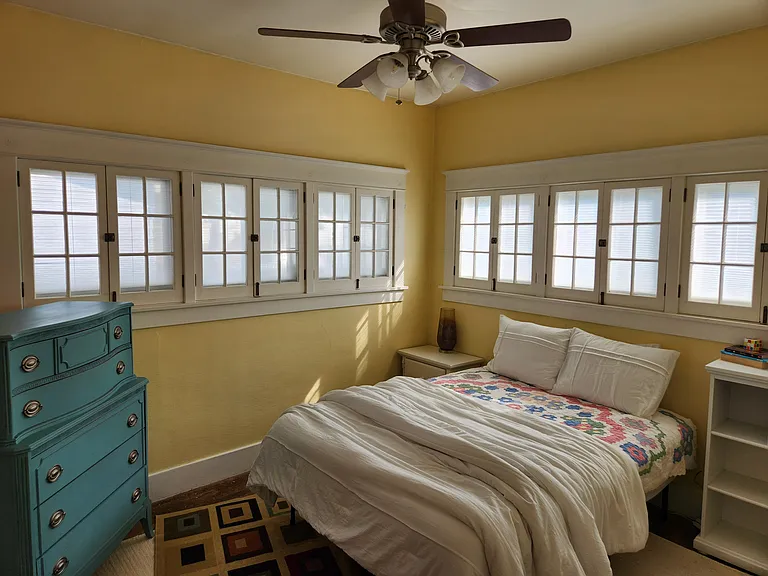 1315 W Hays St — Photo 24