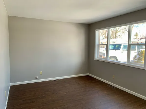 1020 N Wood Ave, Griffith, IN 46319