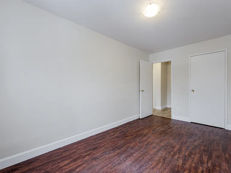 1510 Queenston Rd — Photo 23