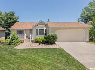 3945 Tam O Shanter Dr, Bettendorf, IA 52722