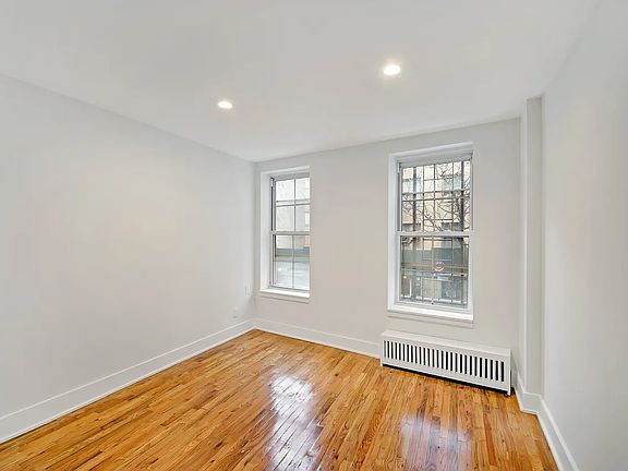 3rd image of 98 Christopher St APT 4