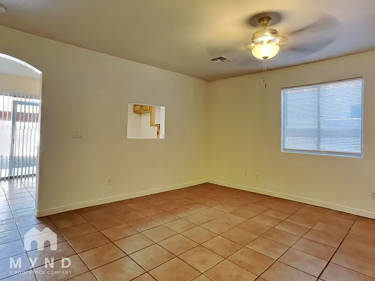 5620 S 5th Ave — Photo 3
