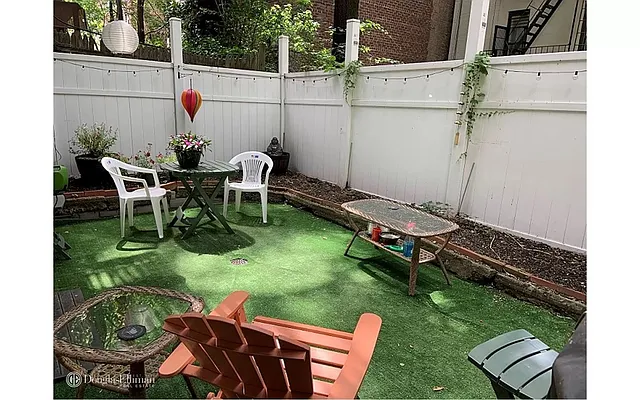 Sold by Compass | media 9