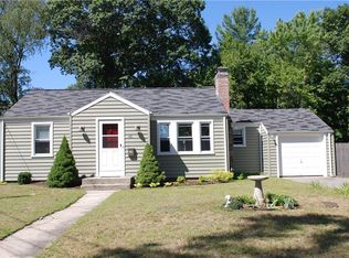 65 Fairway Ln, Warwick, RI 02889