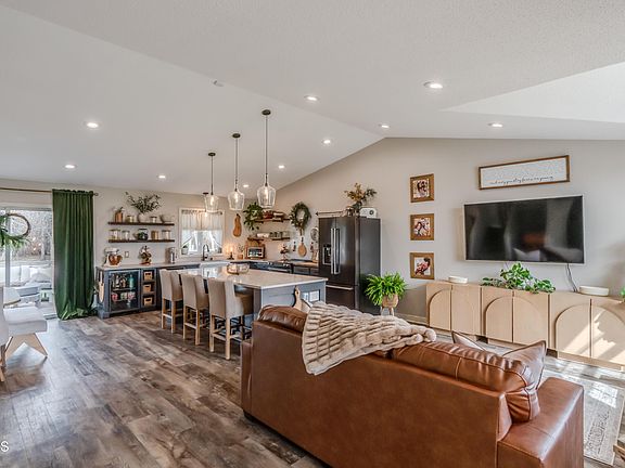 3rd image of 3340 Foxtail Cir