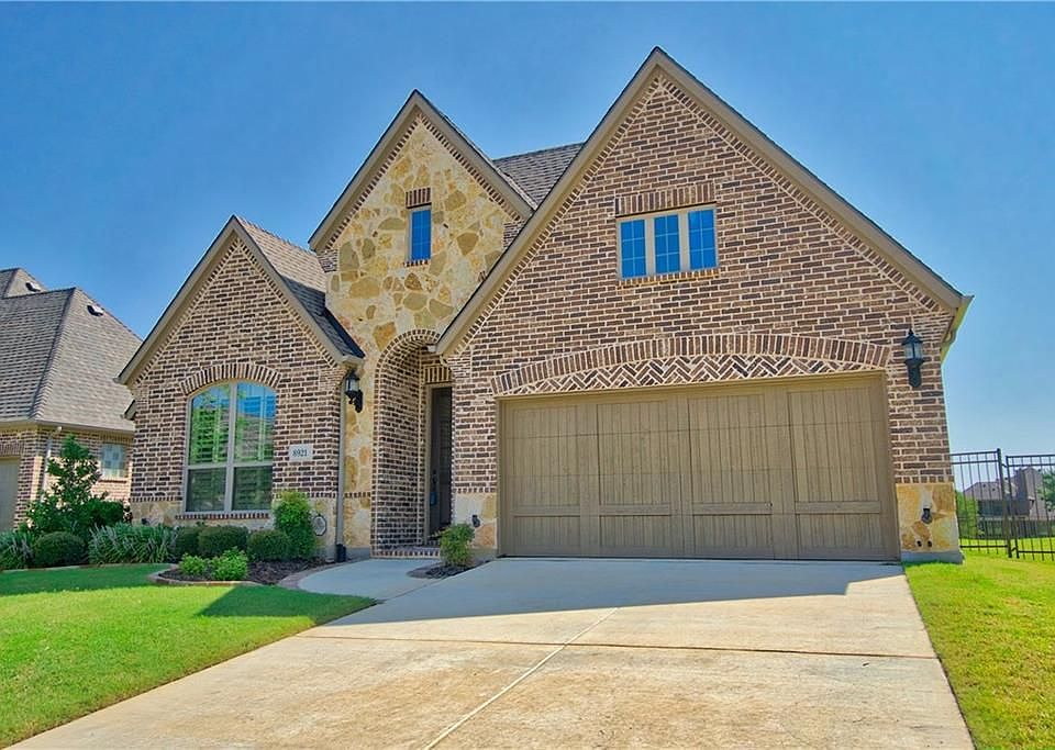 1st image of 8921 Honeysuckle Dr