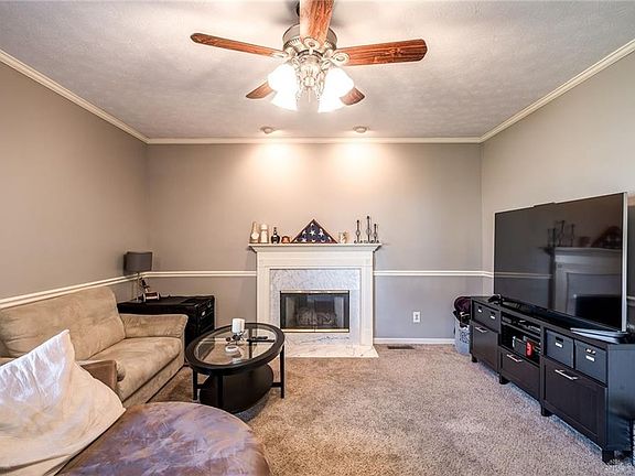 3rd image of 1687 Farrington Dr