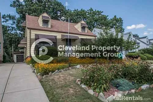21419 Raymond St photo 1