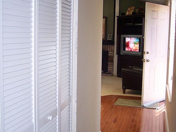5th image of 850 E Cotati Ave APT 9
