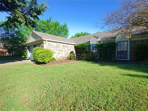 2nd image of 1939 Pin Oak Dr