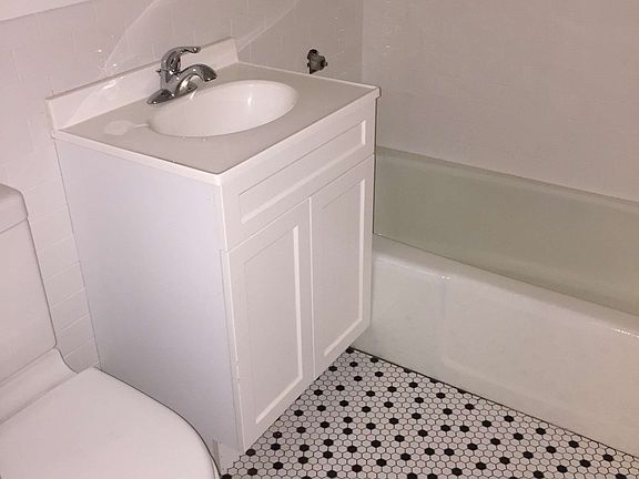 3rd image of 1829 Ditmars Blvd APT 3B