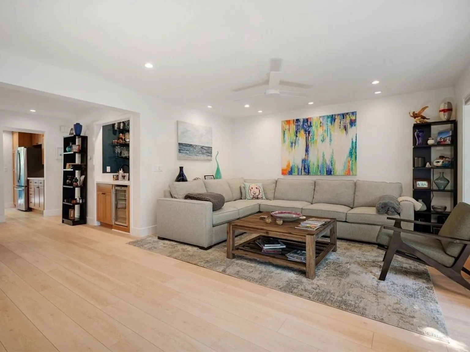 998 Driver Way — Photo 3