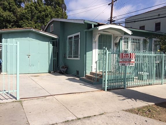 2nd image of 1218 N St Andrews Pl