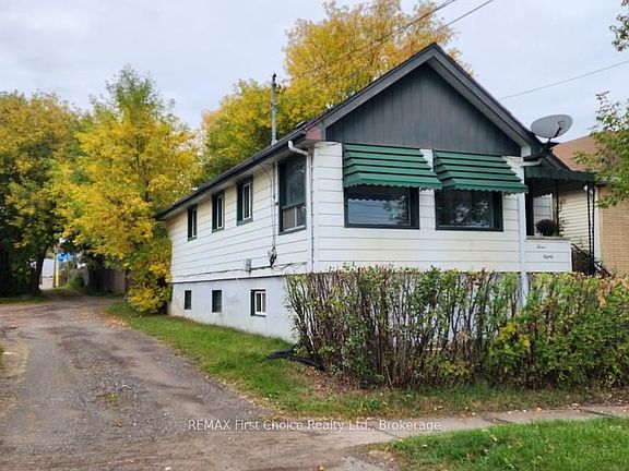 2nd image of 380 Queen St